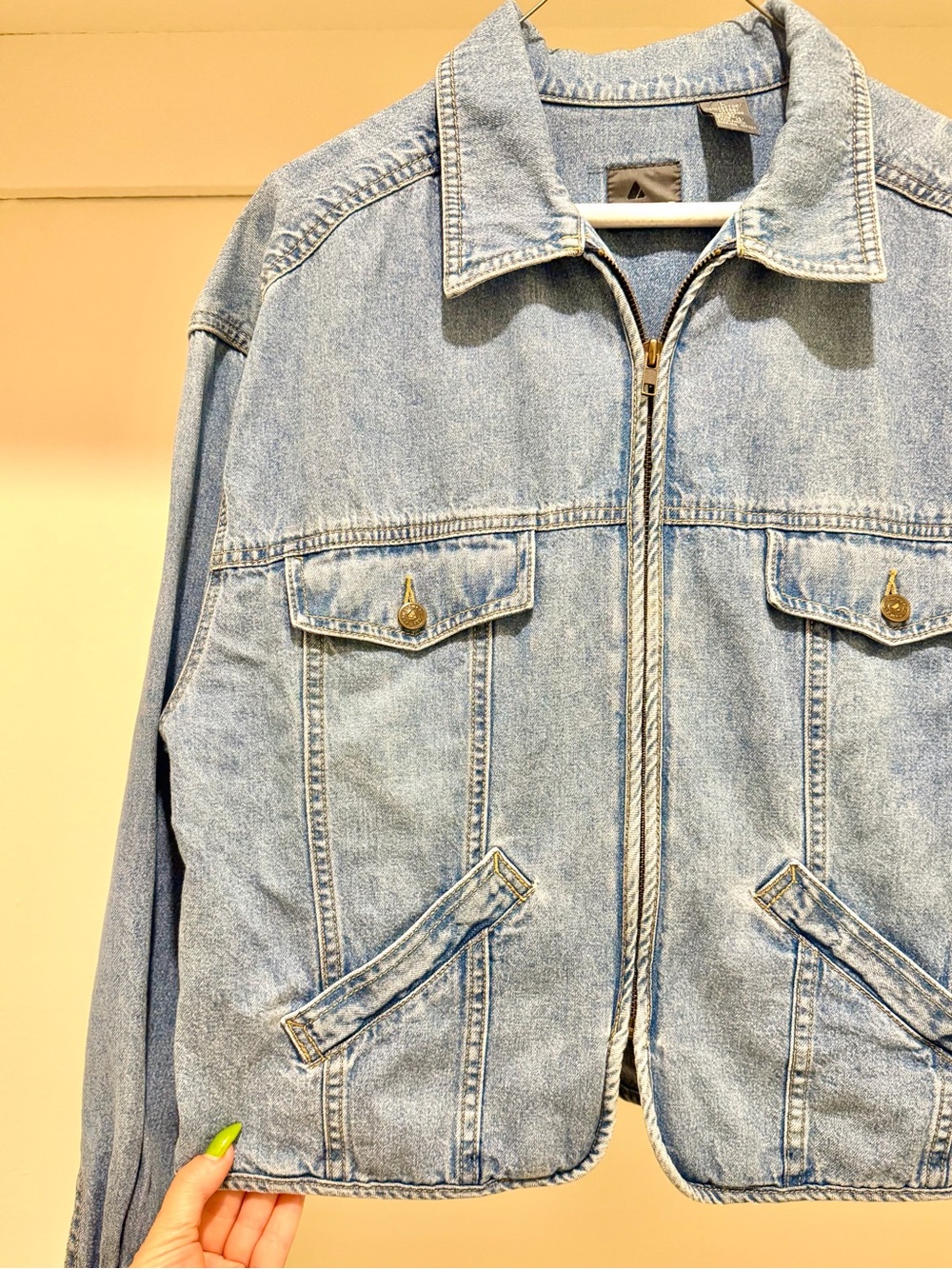 90s Vintage 🩵 Lizwear x Liz Claiborne Denim Jacket - Picture 2 of 5